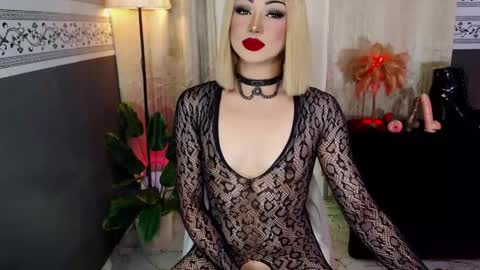 Ms. MONICA online show from April 24, 8:45 pm