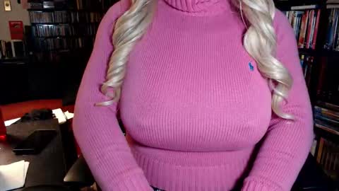 Aspen Vale online show from December 15, 10:15 pm