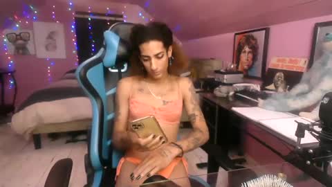 Snapshot of athena_the_godess chatting on January 7, 2:22 am   xoxo G0DD3SS xoxox    online show from January 7, 2:22 am