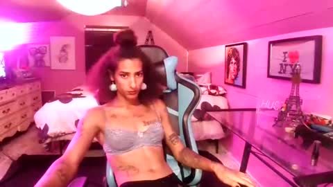 Snapshot of athena_the_godess chatting on October 13, 1:52 am   xoxo G0DD3SS xoxox    online show from October 13, 1:52 am