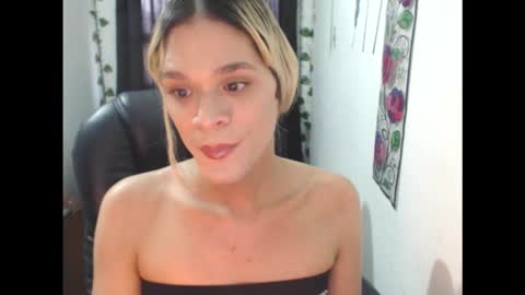 Snapshot of auroraaddams chatting on October 22, 8:23 pm AURORA online show from October 22, 8:23 pm