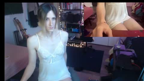 Ava online show from June 25, 10:25 pm