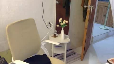 Rhian online show from November 24, 4:14 am