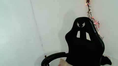 baby_zoexx online show from April 24, 3:53 am