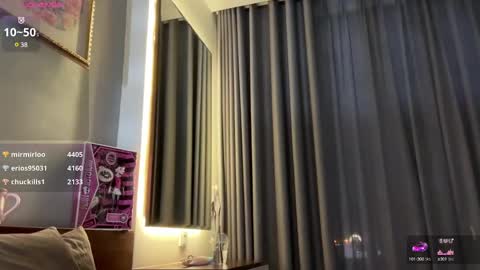 My name is Molly. Please say hello I like talking to you. If you have any wishes or obscene desires please use the tip menu online show from December 20, 11:10 am