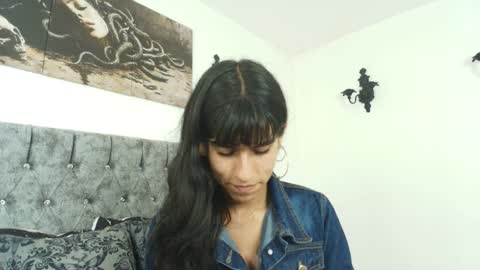 Bella online show from April 5, 1:36 am