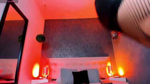     online show from December 15, 8:04 pm