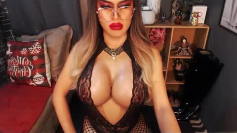 Loraine Cruz online show from February 9, 4:18 pm