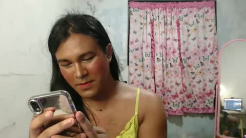 Ellez online show from April 30, 7:40 pm