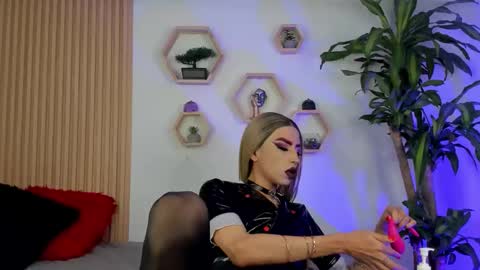 Snapshot of briana_white chatting on October 15, 5:57 pm briana_white online show from October 15, 5:57 pm