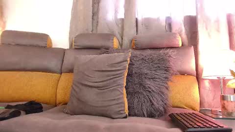 Briyith Gonza online show from December 13, 7:53 pm