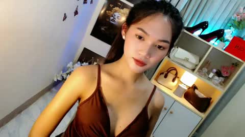 caitlin online show from April 18, 7:58 pm