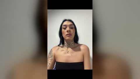  s online show from March 1, 7:25 am