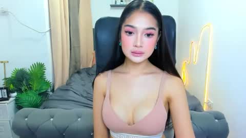 candiceferragamo online show from July 13, 7:22 am