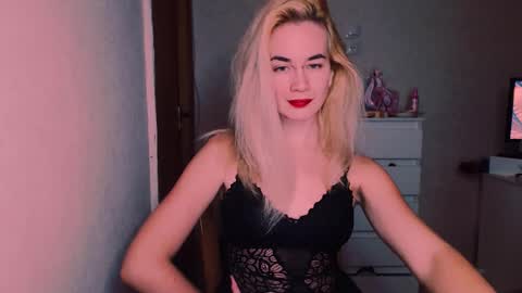 Snapshot of carinfox chatting on October 22, 8:23 pm Carin online show from October 22, 8:23 pm