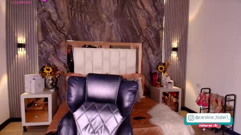 caroline_foster1 online show from April 20, 12:18 pm