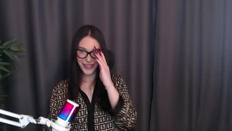 Cassie online show from April 18, 8:38 am