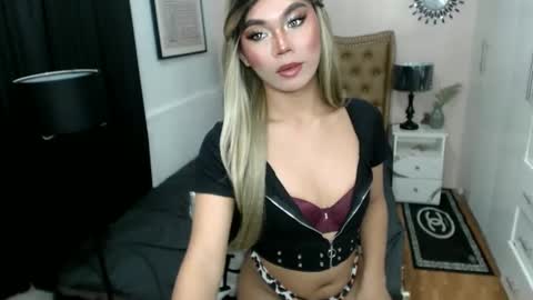 CatalenaX online show from March 7, 7:00 am