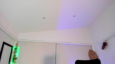 Snapshot of catleya_noire chatting on October 11, 10:56 pm Catleya  online show from October 11, 10:56 pm