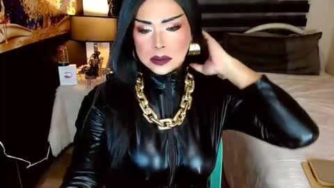 charismatic_apple online show from February 23, 6:38 am