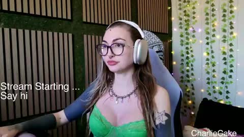 Charlie Cake online show from May 1, 9:41 pm