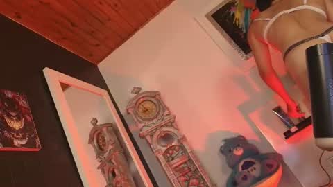 charlotte_cruzxx online show from July 11, 5:23 am