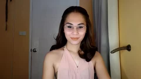 chelly4u69 online show from April 21, 3:35 am