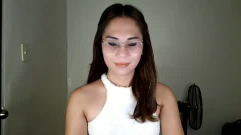chelly4u69 online show from June 14, 12:50 pm