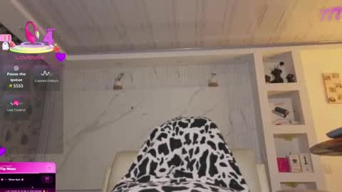 chloe_cooperr online show from April 21, 1:18 am