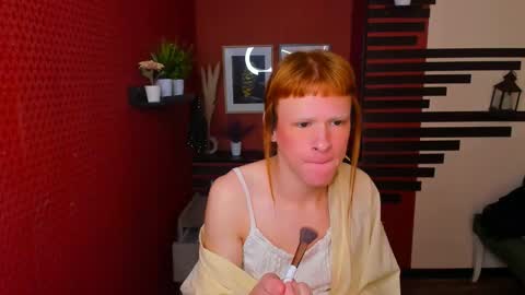 Chloe online show from January 9, 2:33 pm