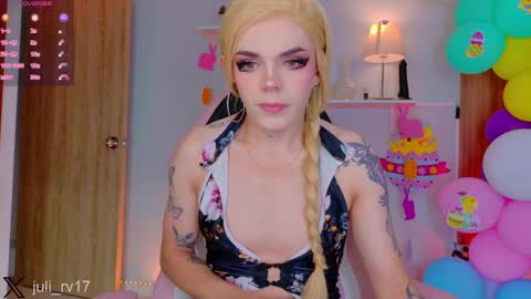 juli   Instagram july rv17 - Twitter juli rv17     online show from April 11, 12:31 pm