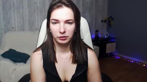 Christi online show from November 18, 9:31 am