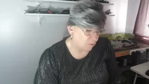 clare nylons online show from April 4, 11:19 am