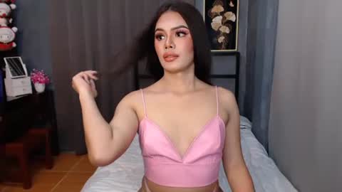 maika online show from February 3, 10:36 am