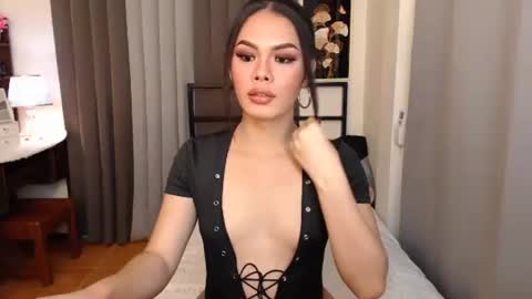 maika online show from October 13, 7:42 am