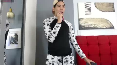 Cris Evanz online show from February 28, 4:31 pm