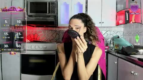 Cristina Onazis online show from June 6, 6:15 pm