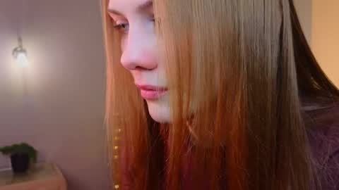 Diva online show from April 5, 2:04 pm