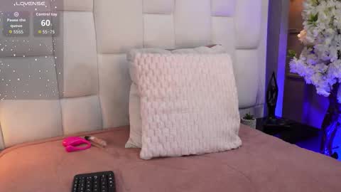 CuteArii online show from November 7, 9:26 pm