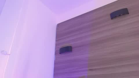         online show from March 8, 5:11 am