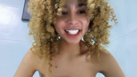 damnperfectxx online show from April 23, 3:03 am