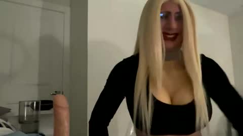 Snapshot of danicdgirl chatting on October 18, 1:59 pm danicdgirl online show from October 18, 1:59 pm