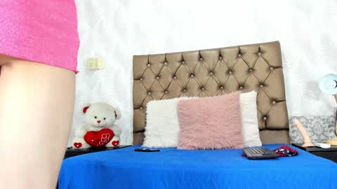 Snapshot of daniela_gala chatting on October 22, 8:00 pm daniela_gala online show from October 22, 8:00 pm