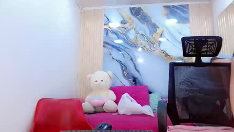 daniela_pink_ online show from February 20, 8:55 pm