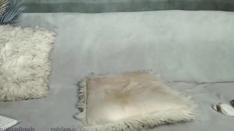 Snapshot of danielpale chatting on February 11, 12:37 pm     online show from February 11, 12:37 pm