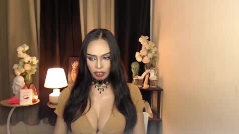 YOUR KINKY MISTRESS MADRIANA online show from January 23, 4:09 am