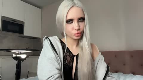 Diana  online show from April 4, 5:49 am