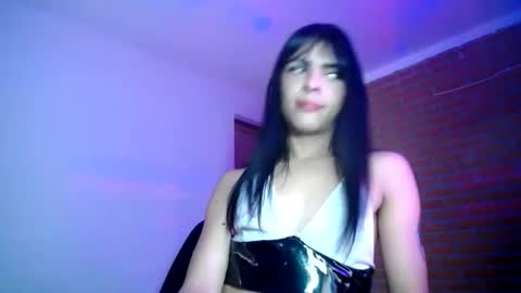 Snapshot of dolly_holly39 chatting on October 20, 12:52 pm dolly_holly39 online show from October 20, 12:52 pm