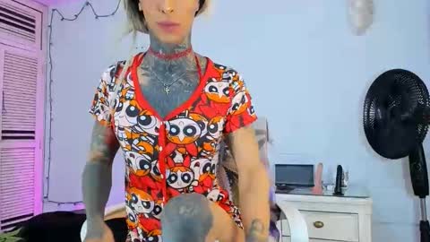 drippyorlove online show from April 23, 1:35 pm