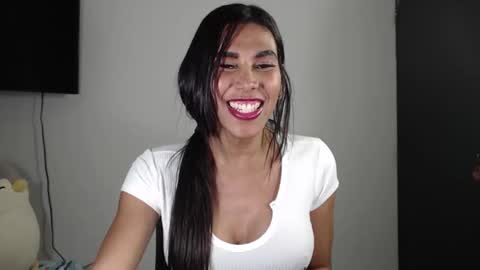 ebonyxprincess online show from April 19, 10:34 pm
